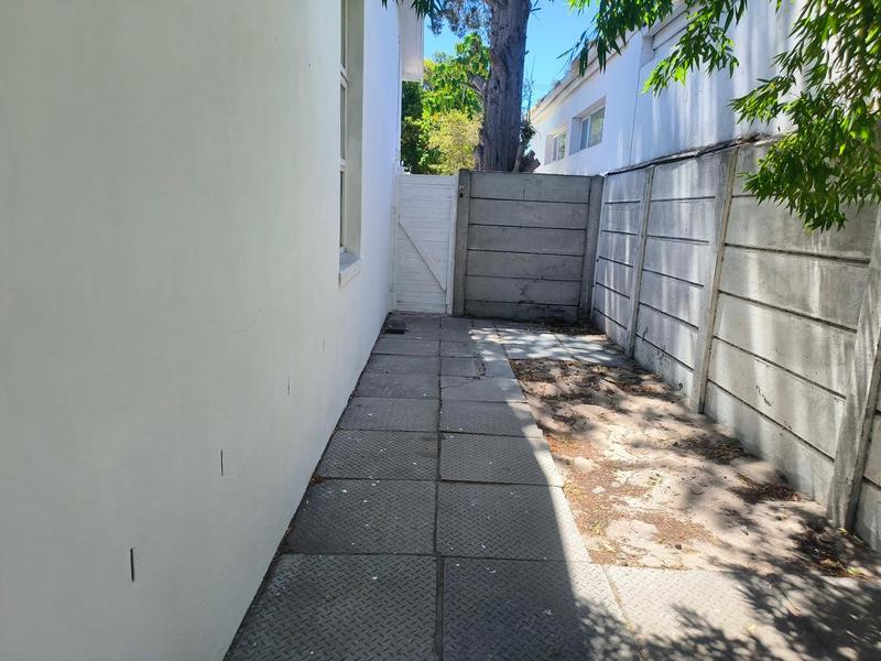 To Let 4 Bedroom Property for Rent in Table View Western Cape